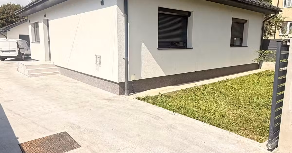 Casă de vânzare cu 2 camere în zona Central, Baia Mare