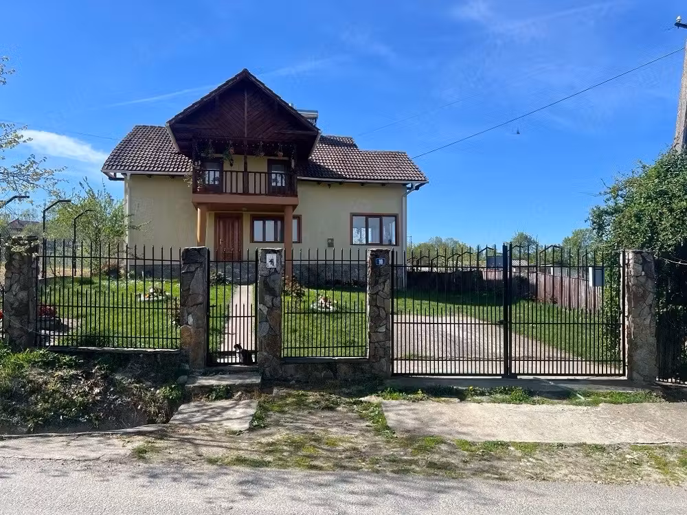 Casă · 4 camere · 130 m², Bumbesti-Pitic, Novaci