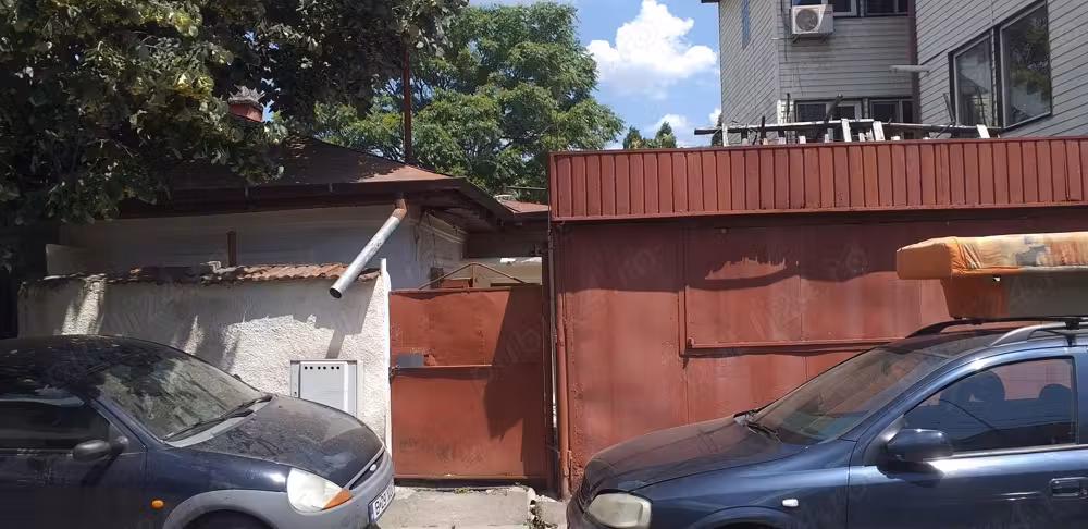 Vând casă 3 camere în Vitan