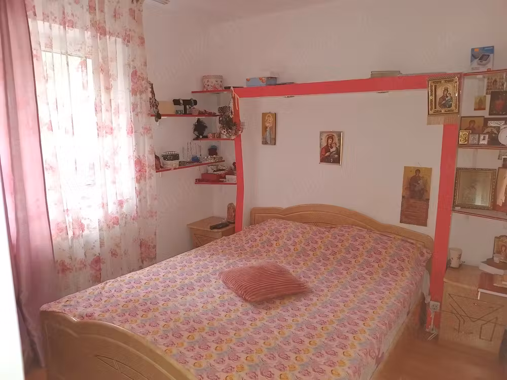 Vand apartament cu 2 camere, luminos si primitor, situat pe strada Iacob Andrei- sect.5 Bucuresti