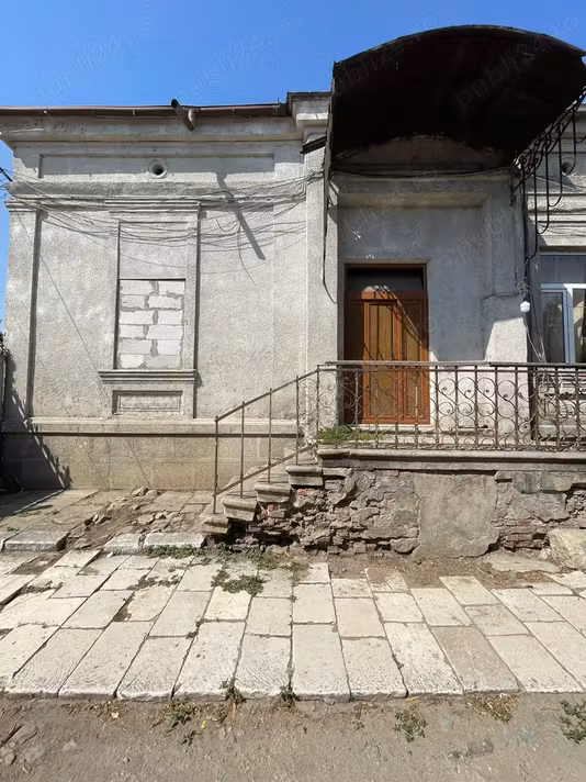 Casă Central