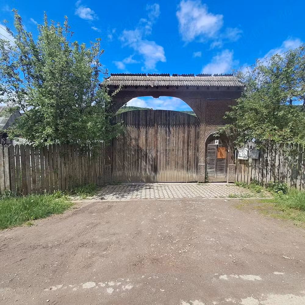 4 case de vanzare - teren2200qm