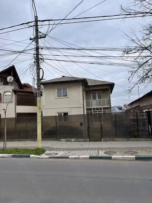 Casă Central