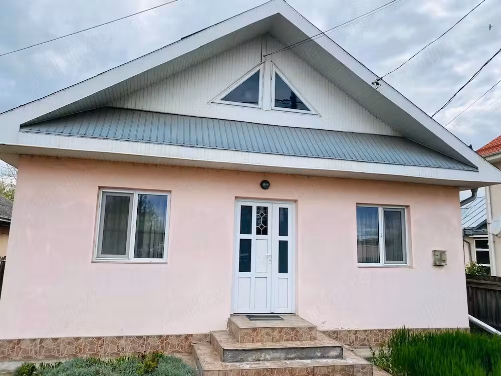 Casa de vanzare in Pascani | Zona Centrala - Penny Market Gara | 98.5 mp utili | 412 mp teren