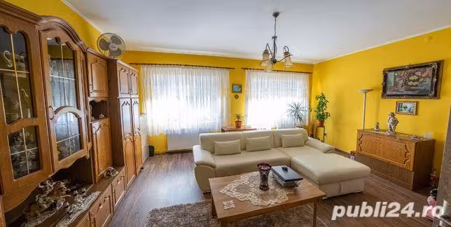 De vânzare casă cu etaj