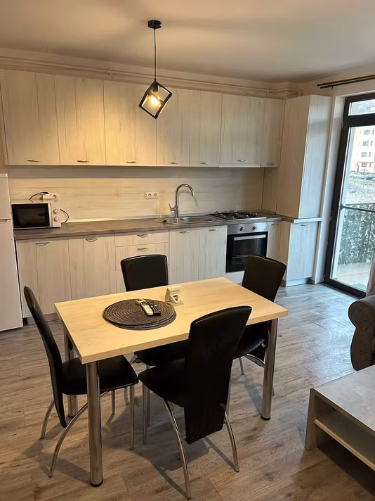 Apartament Floresti