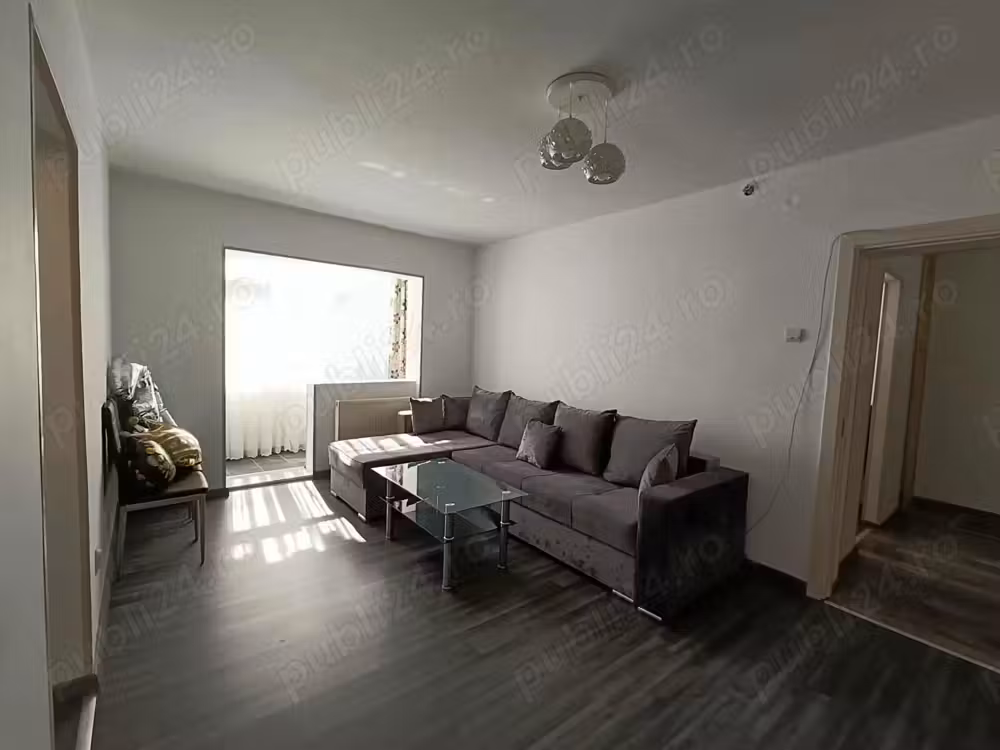 Apart.3 cam.zona Traian Garii !!!