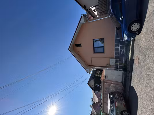 Casă Semicentrală