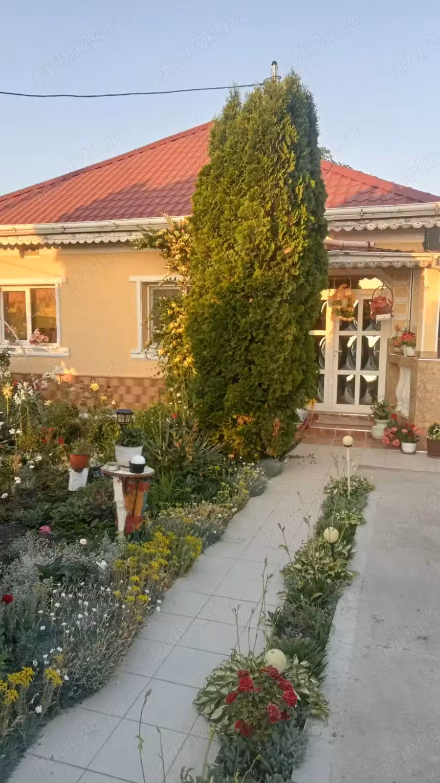 Casă · 3 camere · 100 m², Secuienii Noi, Roman