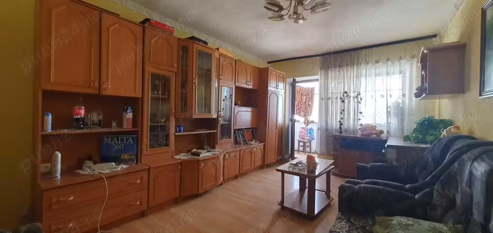 vand apartament