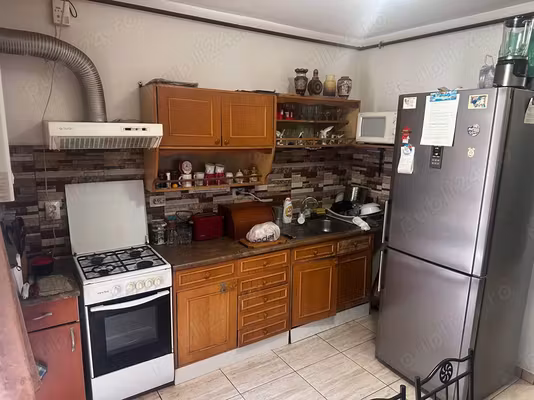 Apartament Floresti