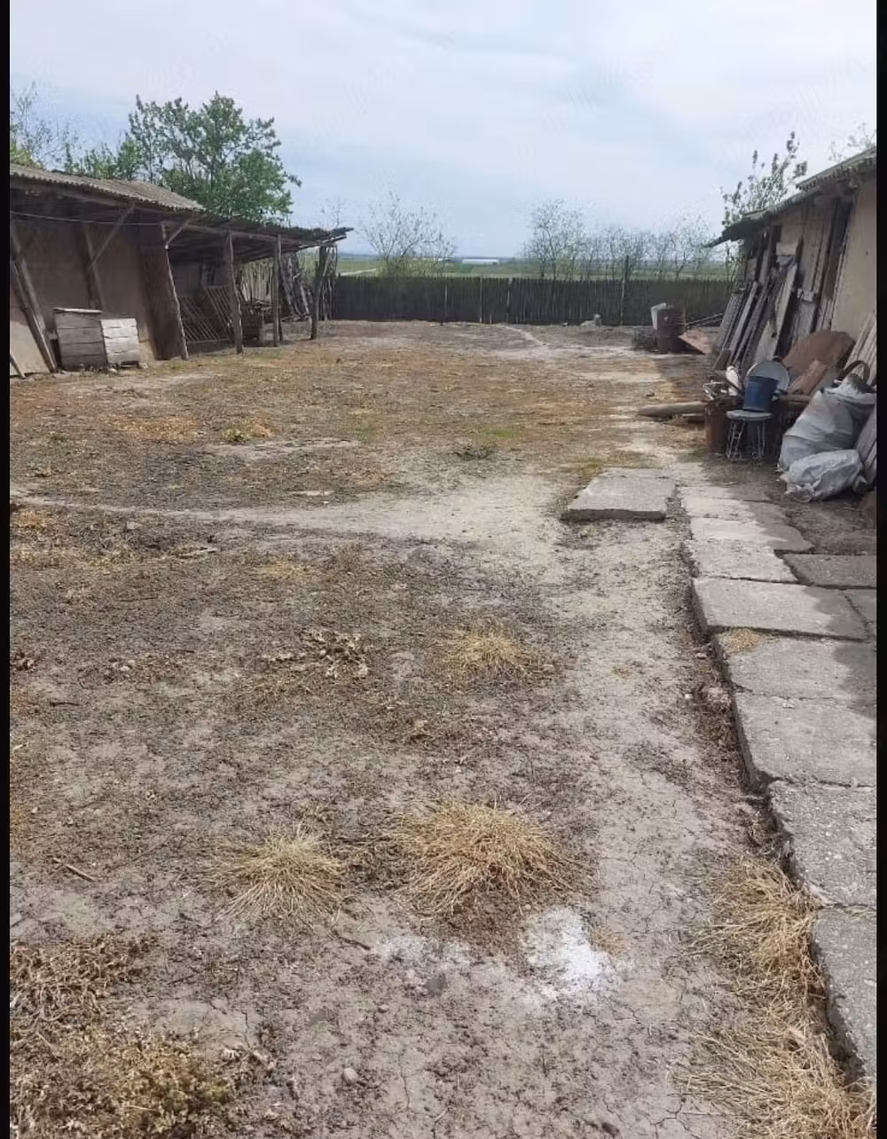 Casa de vânzare locuibila!