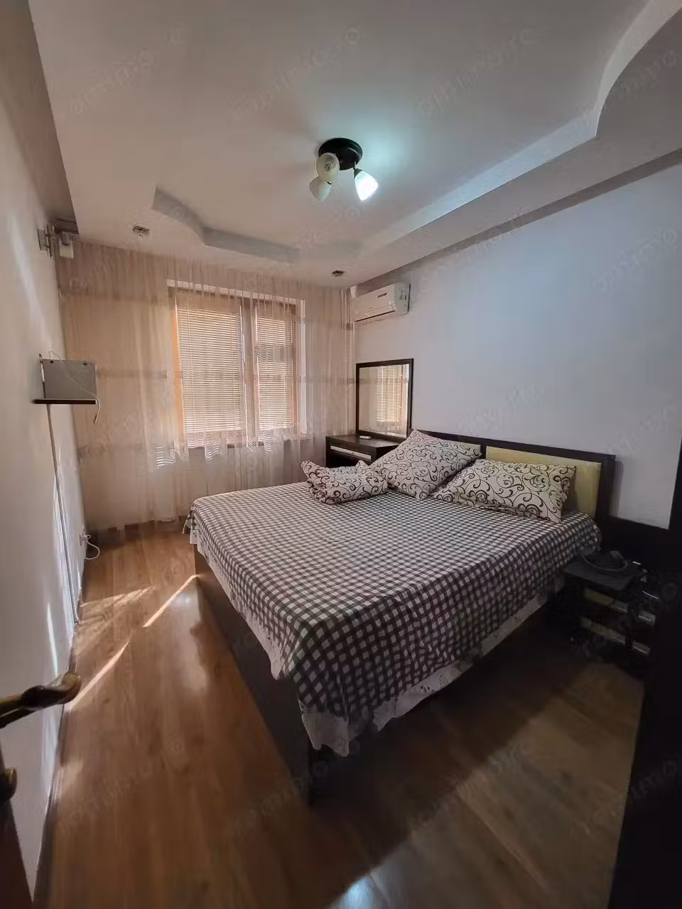 Apartament cu 2 camere de inchiriat in zona Titan