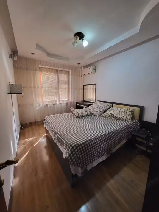 Apartament Titan