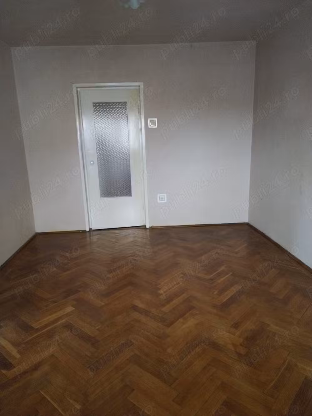 Vând sau Schimb apartament cu 3 camere,zona Kogălniceanu Deva