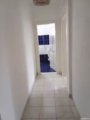 Inchiriez Ap. 3 camere decomandat, Oradea, central, nemobilat sau semimobilat.,