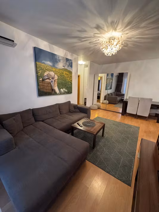 Apartament Titan