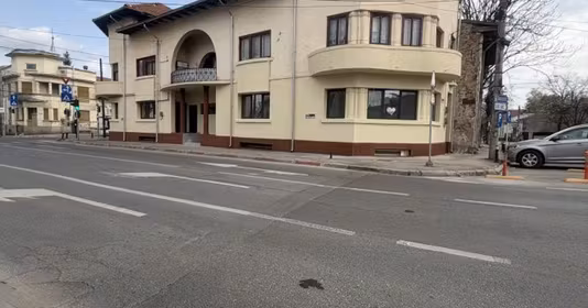 Casă Central