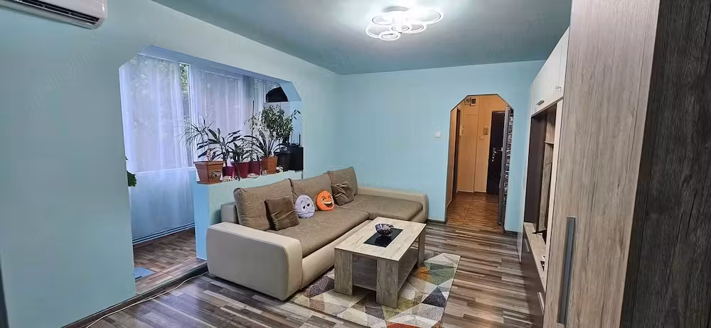 Apartament 3 camere | Zona Circumvalatiunii - Favorit | Etaj 2