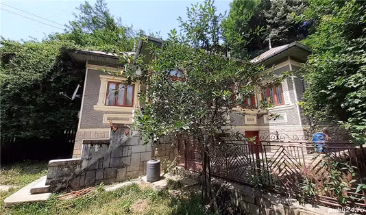 Casă Varfuri