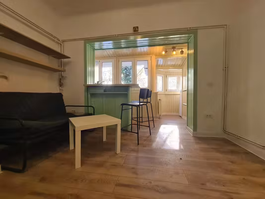 Garsonieră Domenii