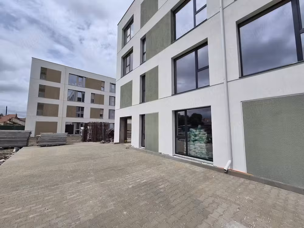 Apartament 50 mp+ logie 7mp +  gradina 22 mp, la doar 5min. de Punctele Cardinale