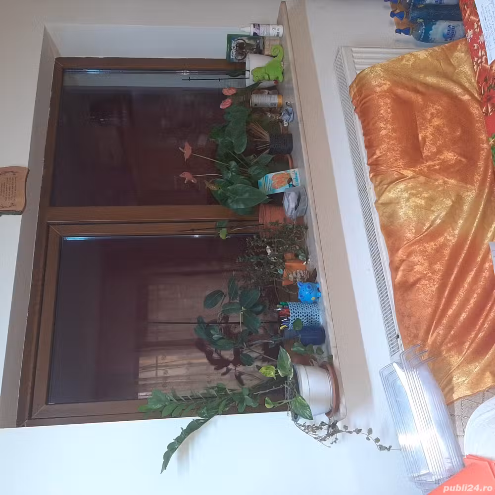 Vand apartament cu 3 cam decomandat cu bucatarie de 22 m și terasa cu balcon