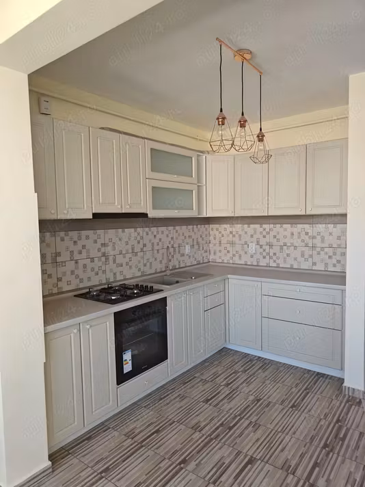 Apartament Floresti