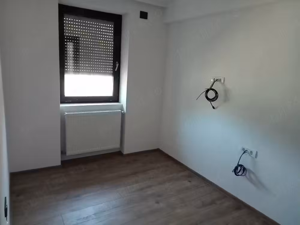 Vand casa in orasul Curtici judetul Arad