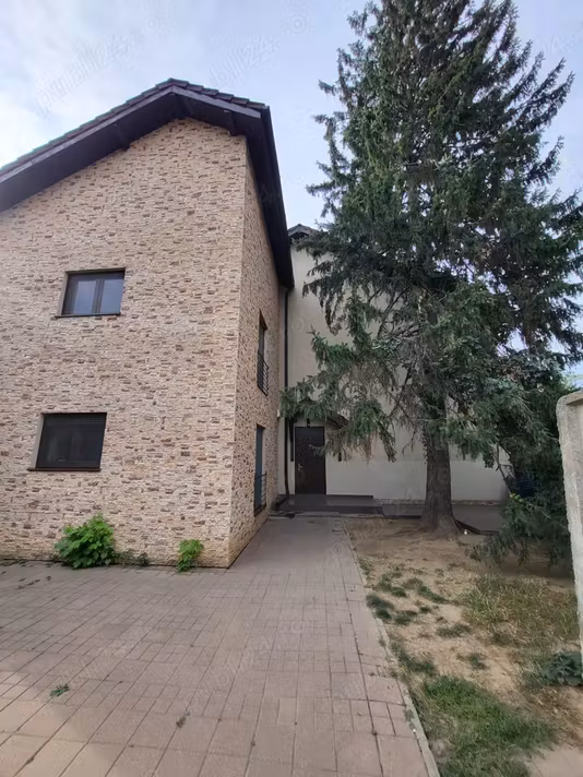 Casă Tunari