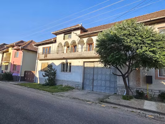 Casă Poienii de Jos