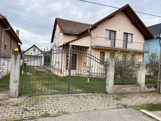 Casă Chisineu Cris