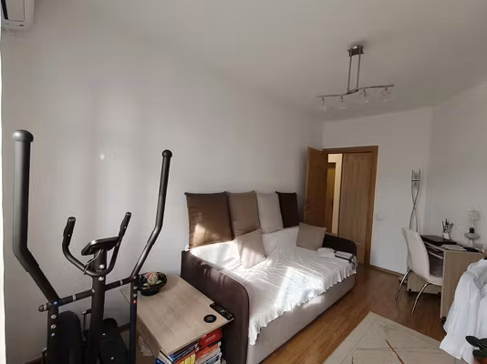 Apartament Miltari, resaturant Cocosu Rosu