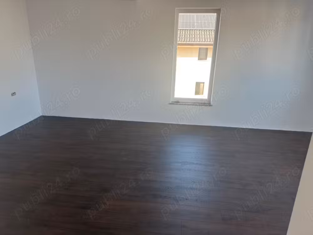 Vand- Casa + 1etaj + pod înalt