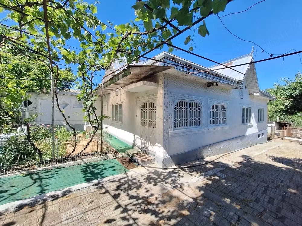 Casă la țară în sat Doljeşti jud. Neamț