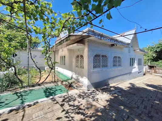 Casă Doljesti