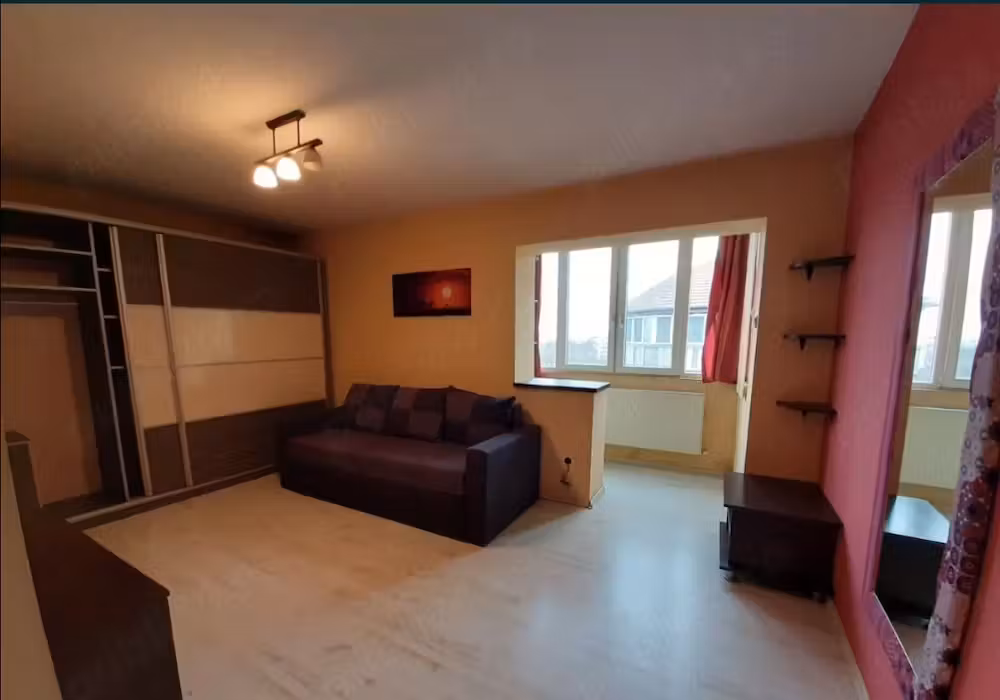 Vând garsonieră etaj 4 din 4, zona Calea Aradului