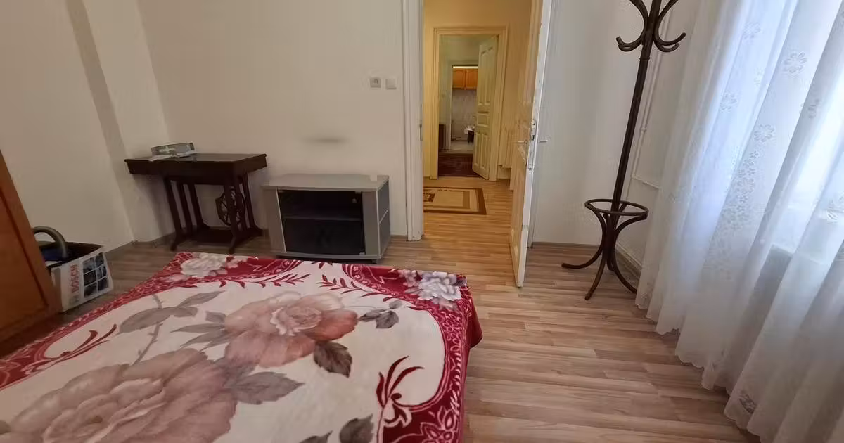 Casă individuală de vânzare cu 3 camere în zona Tomis II, Constanța