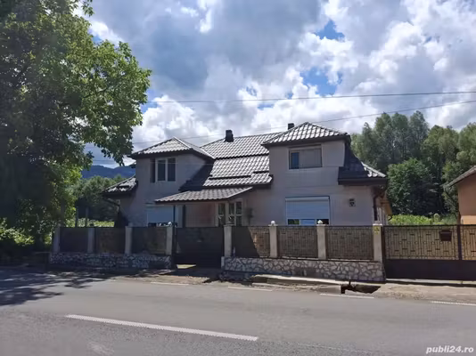 Casă Cornisoru