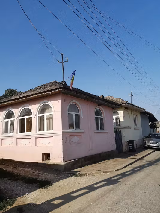 Casă Ostrov