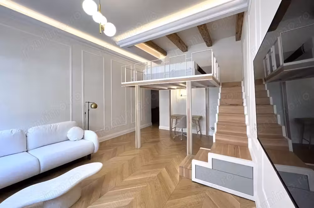 Studio langa Piata Victoriei