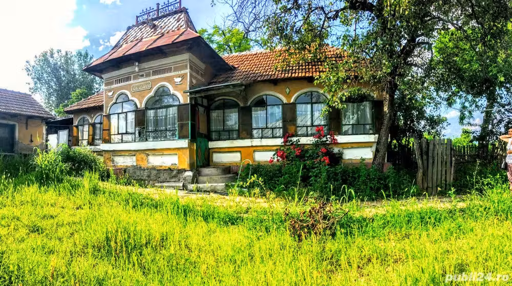 Vand urgent casa batraneasca sat Orlesti jud Valcea