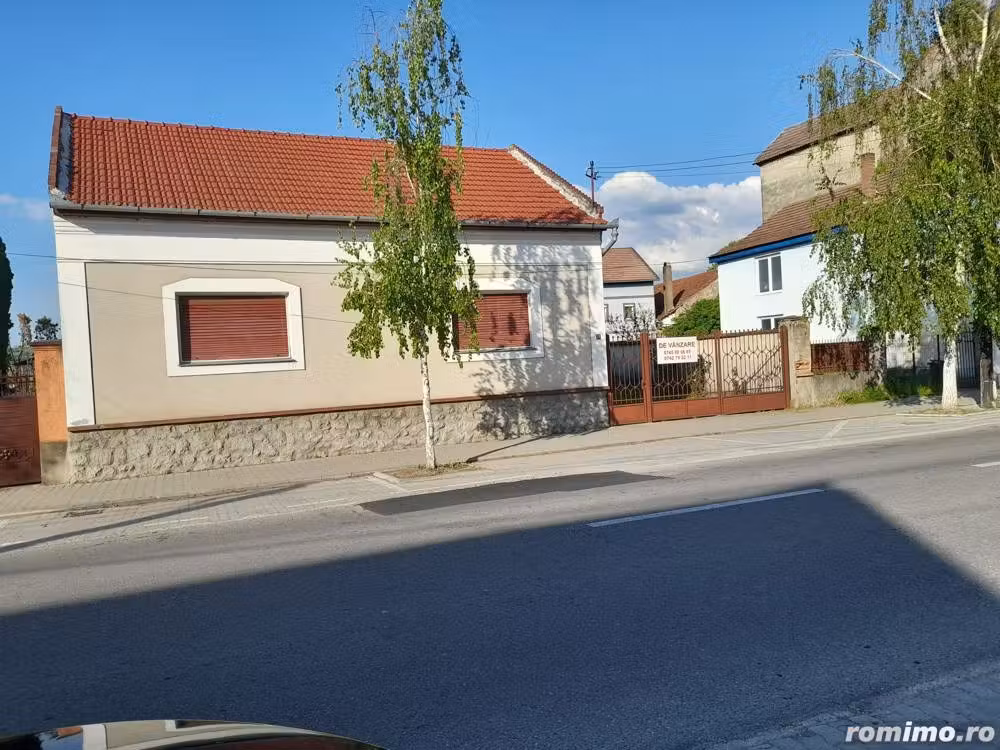 Imobil cu teren pentru birouri sau activități comerciale   Tileagd, centru