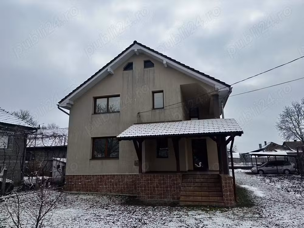 Casă · 5 camere · 300 m², Dej, Dej