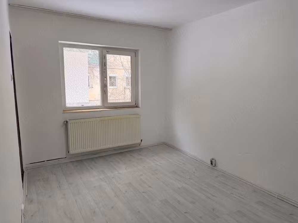 Proprietar | Garsonieră 20 mp | Str. Cerna | Centrală proprie