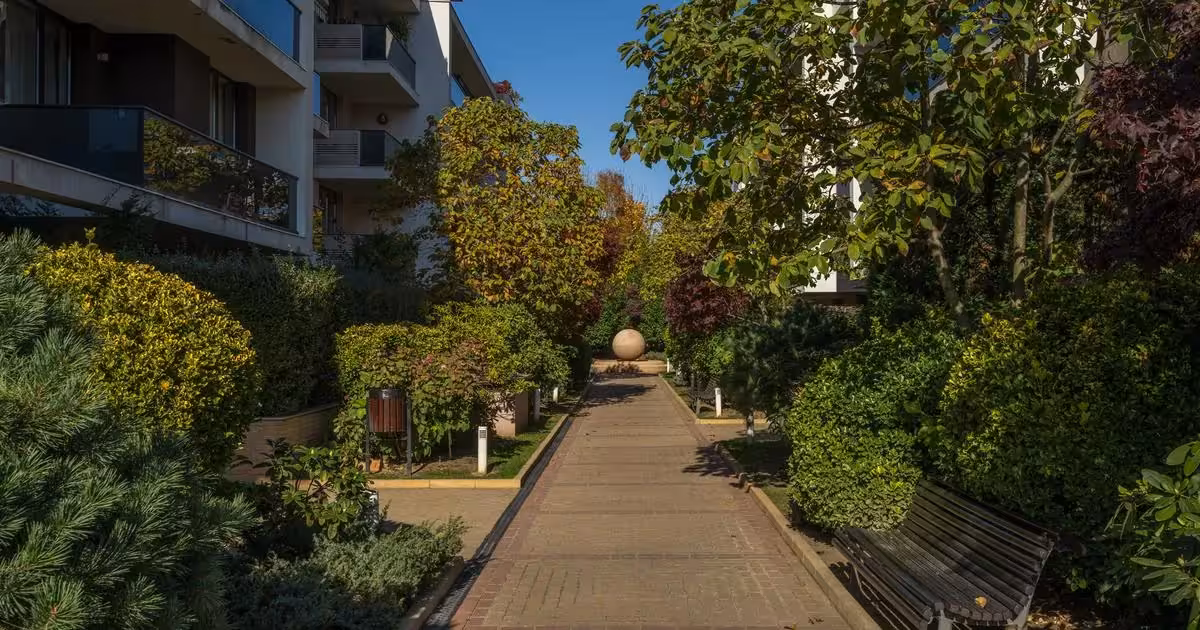 Apartament de vânzare cu 3 camere în zona Băneasa, Sector 1