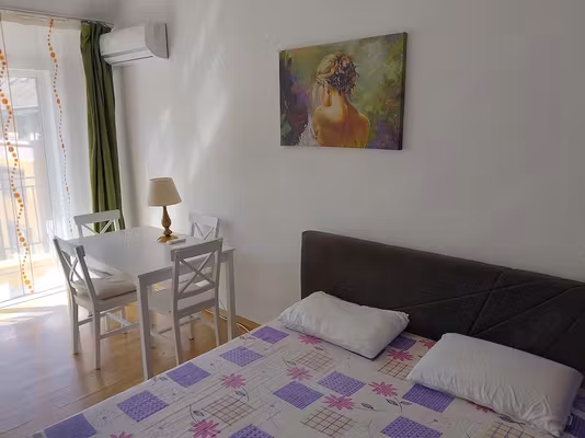 Apartament Floresti