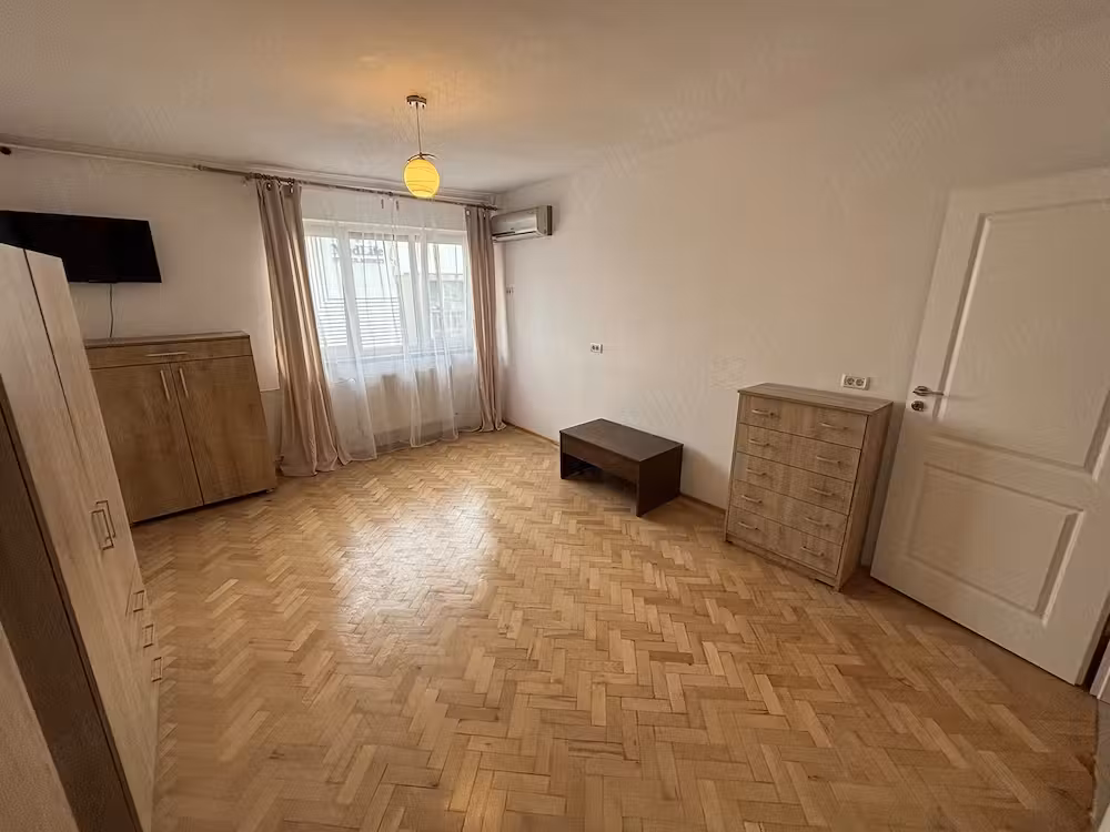 Apartament cu o camera, Piata Balcescu