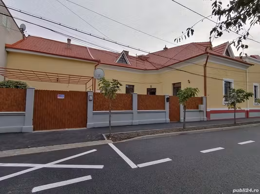 Casă Central