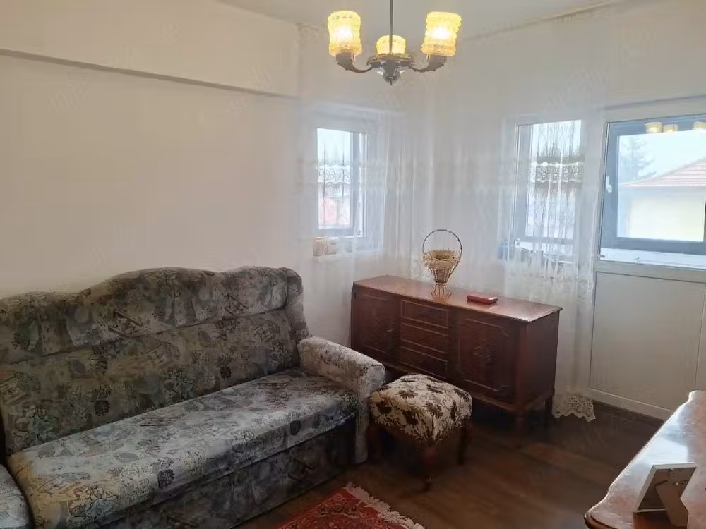 PF Vand Apartament cu 3 Camere